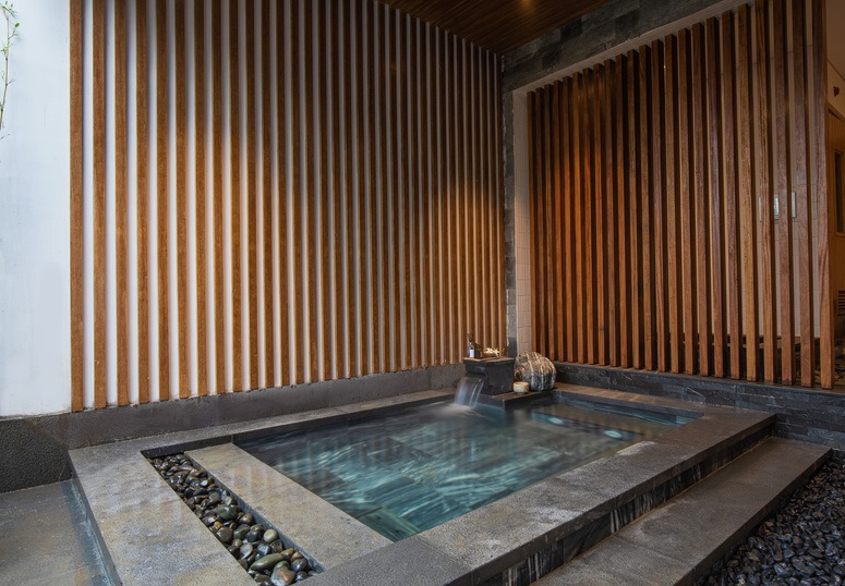 Bể ngâm khoáng Onsen Yama Premium