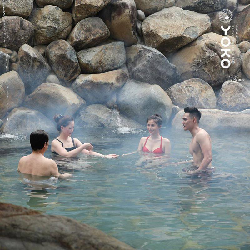 Tận hưởng tinh hoa đất trời trong làn suối khoáng nóng Onsen Quang Hanh