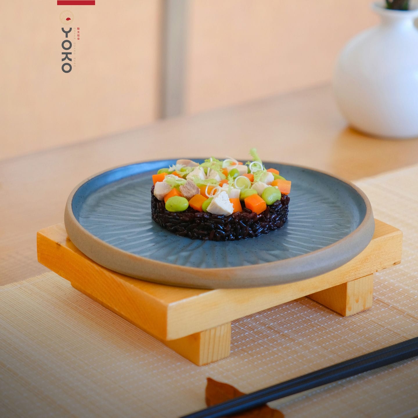 Salad bơ & pho mai tươi với sốt mè Wafu ở Yoko Onsen Quang Hanh